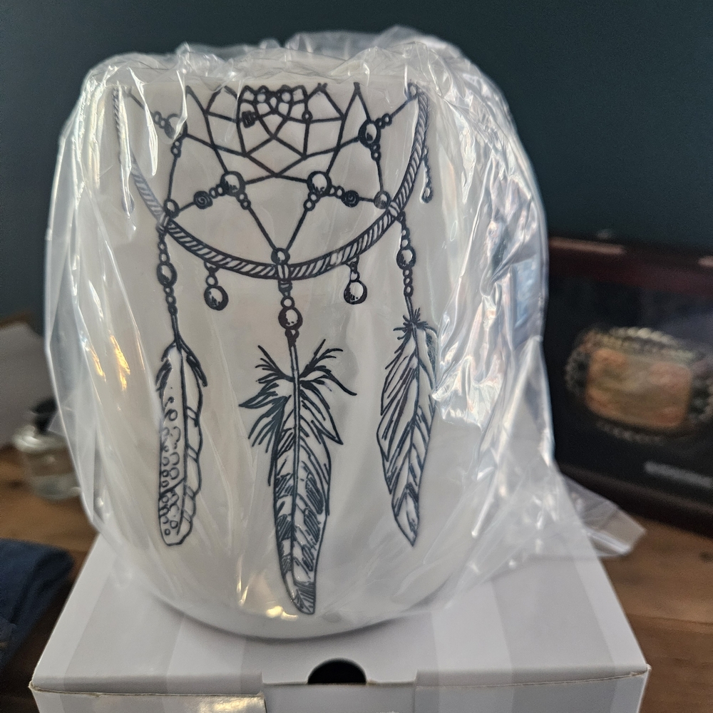 Scentsy White Dreamcatcher Candle Holder